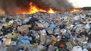 В Благодарненском районе ликвидируют горящую мусорную свалку