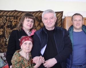 В Ставрополе Андрей Джатдоев поздравил уважаемую горожанку со столетием