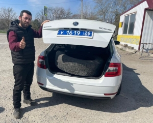 На Ставрополье сотрудники ГИБДД помогли дальнобойщику из Турции