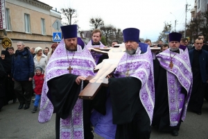 В Ставрополе освященный в Иерусалиме Крест перенесли в Казанский собор
