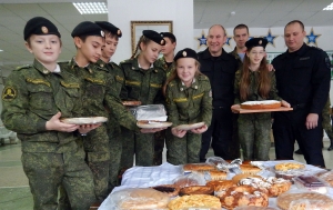 В кадетке Ставрополя в 15-й раз испекли «Солдатский пирог»