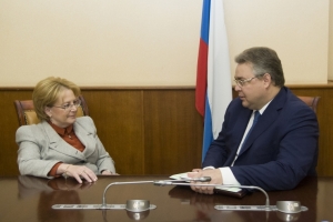 В Москве губернатор Ставрополья обсудил перспективы строительства онкоцентра с Вероникой Скворцовой