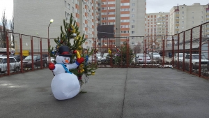 В украшенных лучше всех дворах Ставрополя прошли новогодние игровые программы