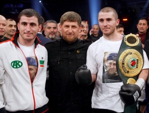 Рамзан Кадыров померялся силами с чемпионом мира по боксу