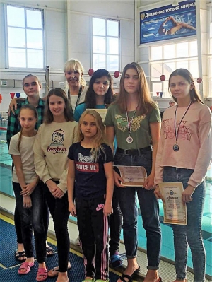 В Невинномысске воспитанницы Людмилы Щепотьевой выиграли медали в состязаниях по плаванию