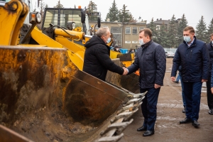 Глава Ставрополя проверил готовность коммунальной техники к зиме