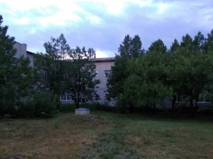 В хуторе на Ставрополье ветер повредил крыши домов и школы