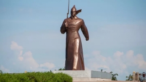 В Ставрополе две девушки «разрисовали» памятник Солдату