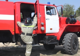 На Ставрополье пожарные извлекли из протараненной машины мертвую женщину