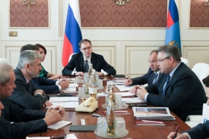 Губернатор Владимиров обсудил в Москве реализацию нацпроекта по дорогам