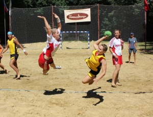В Ставрополе стартовал финальный тур по пляжному гандболу