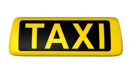 На Ставрополье двое отобрали машину у таксиста и разбили ее