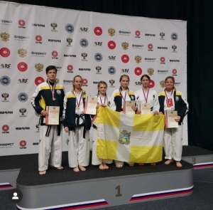 Тхэквондисты из Ставрополя завоевали почти три десятка наград на всероссийских соревнованиях
