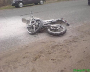 На Ставрополье полицейский на автомобиле сбил насмерть мотоциклиста