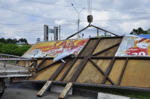 В Ставрополе предприниматели сами убирают рекламные щиты