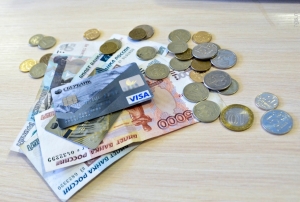 На Ставрополье сиделка тайком сняла деньги с карты подопечной пенсионерки