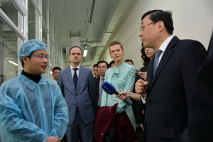 Гостей из Китая в Ставрополе ознакомили с производством сапфиров