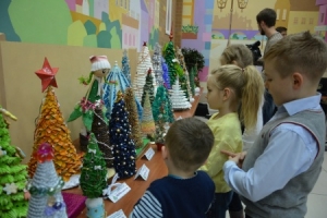 Выставку необычных елок организовали в Ставрополе
