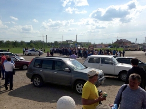 На Ставрополье люди перекрыли трассу из-за невыплаты зарплаты