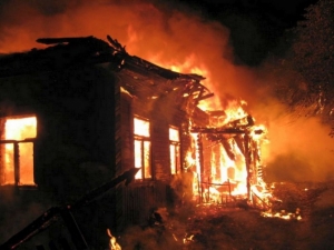На Ставрополье будут судить мать, потерявшую при пожаре дочерей