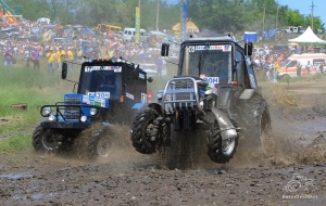 Механизаторы Ставрополья приняли участие в гонках на тракторах