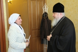 Митрополит Кирилл передал деньги на лекарства для больной раком 9-летней жительницы Ставрополя