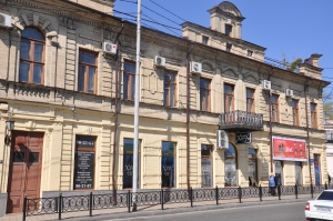 Доходный дом Ягоянца в Ставрополе: от белокаменного терема до обувного бутика