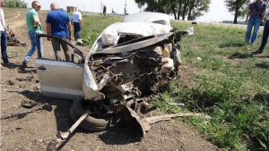 На Ставрополье водитель иномарки врезался в «МАЗ»