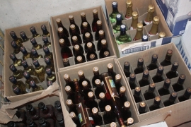 Две тысячи литров конфискованного алкоголя продали полицейские на Ставрополье