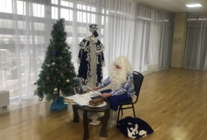 В Железноводске Дед Мороз приступил к разбору новогодней почты