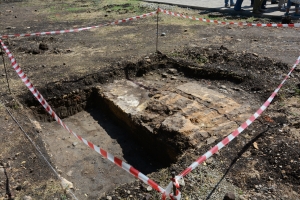 Мэр Ставрополя провел совещание на раскопках в центре города