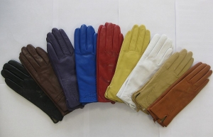 В Пятигорске рецидивист разжился на 120 пар кожаных перчаток