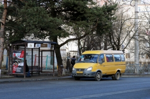 В Ставрополе уволили мусорившего на остановке маршруточника