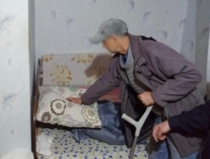 На Ставрополье пожилая женщина обхитрила душившего ее из-за наследства сына