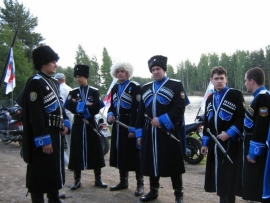 В награду за ловкость казаки в Ставрополе получили кинжалы, нагайки и кубанки
