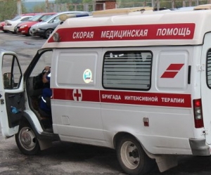 На проспекте Кулакова в Ставрополе разбилась иномарка с 4 людьми