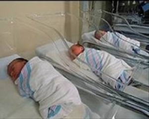 Минюст предлагает рождённых вне больниц регистрировать только через суд