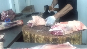 На Ставрополье за нарушения при разделке мяса оштрафовали «Ленту»