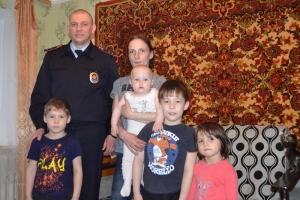 Участкового из Кисловодска наградили за спасение многодетной семьи