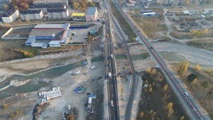 В КБР открыто рабочее движение по левому мосту через реку Чегем