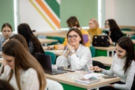 Летняя цифровая школа Сбера бесплатно «прокачает» преподавателей со всей России