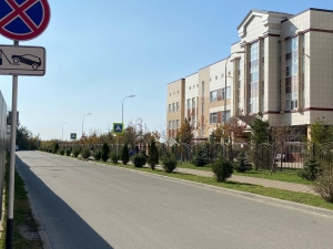 В Ставрополе для безопасности детей возле школы № 45 установили искусственные неровности