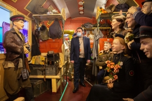 Уникальный передвижной музей встретил глава Ставрополя Иван Ульянченко
