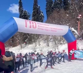 В Домбае прошла лыжная гонка «Лыжня России-2023». Видео