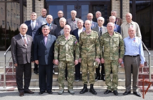 Командующий Северо-Кавказского округа Росгвардии в Пятигорске поздравил ветеранов