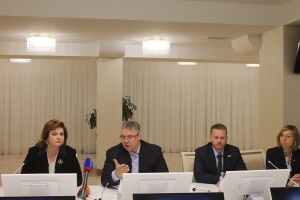 Ставропольские эксперты ОНФ обсудили перспективы с губернатором Владимиром Владимировым