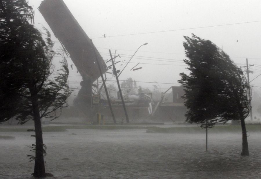 В Ставрополе снова разгулялся штормовой ветер