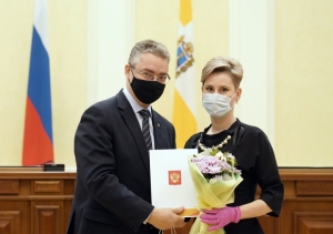 На Ставрополье секретарь реготделения «Единой России» наградил волонтеров