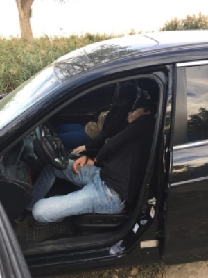 Жительница Ставрополья заплатила полицейскому 100 тысяч рублей за убийство соседей