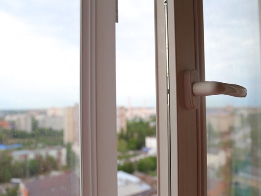 В Ставрополе женщина разбилась, выпав из окна восьмого этажа